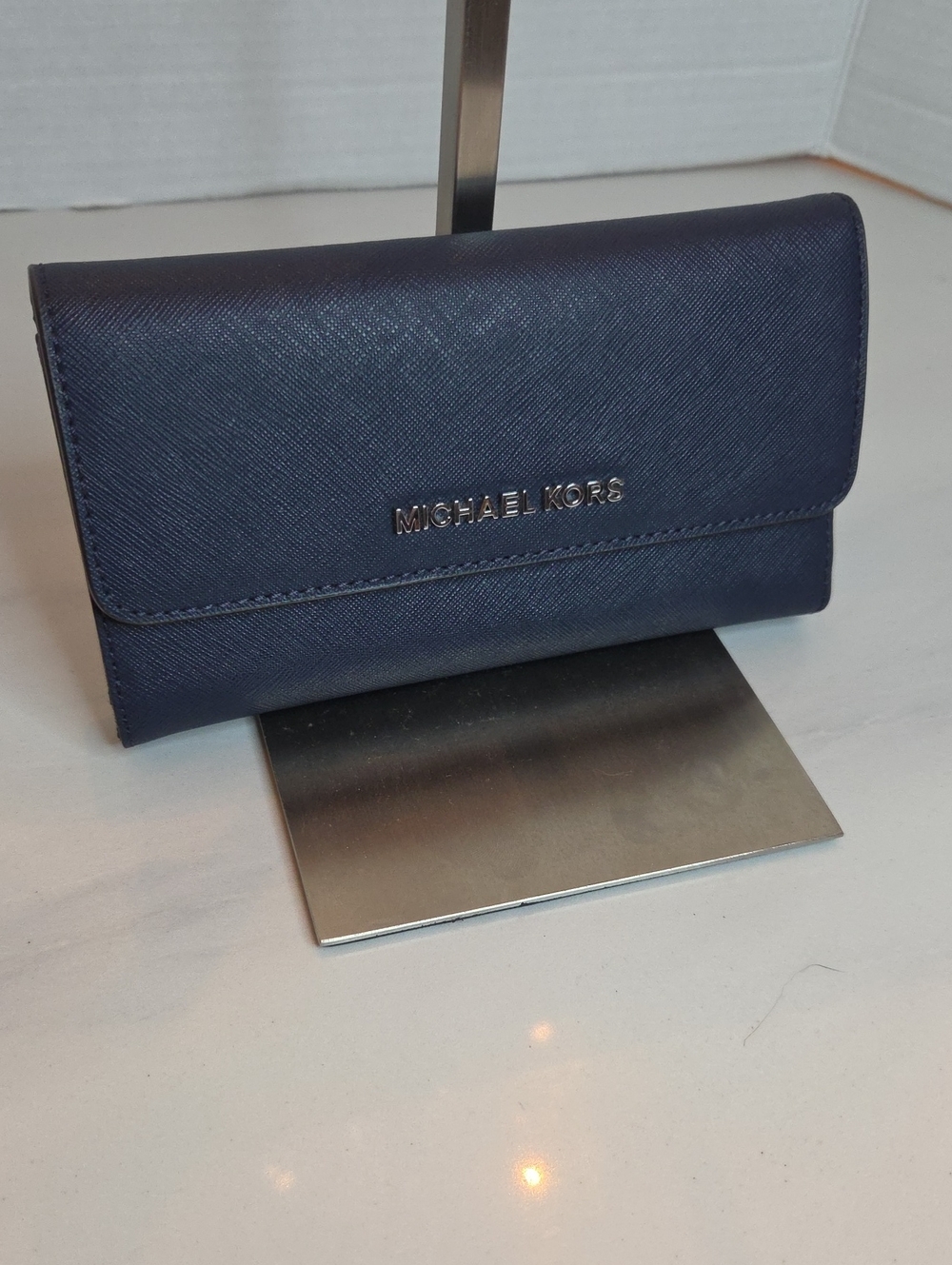 Michael Kors Jet Set Travel Large Trifold Wallet In Navy Blue Saffiano Leather